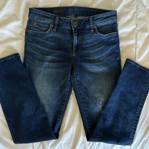 Kut From The Kloth Catherine Boyfriend jeans size 4 (closer to a 6 IMO) - Picture 1 of 9